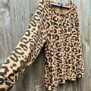 Buffalo David Bitton Cheetah Print Sweatshirt With Scoop Neckline